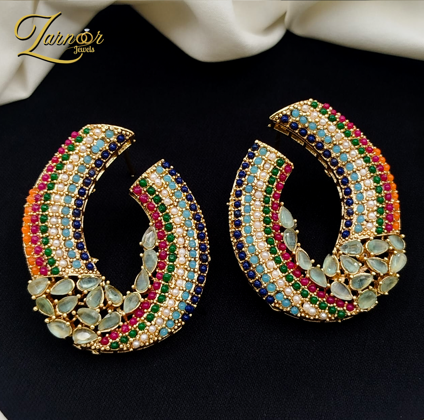 Stylish Noraten Studs