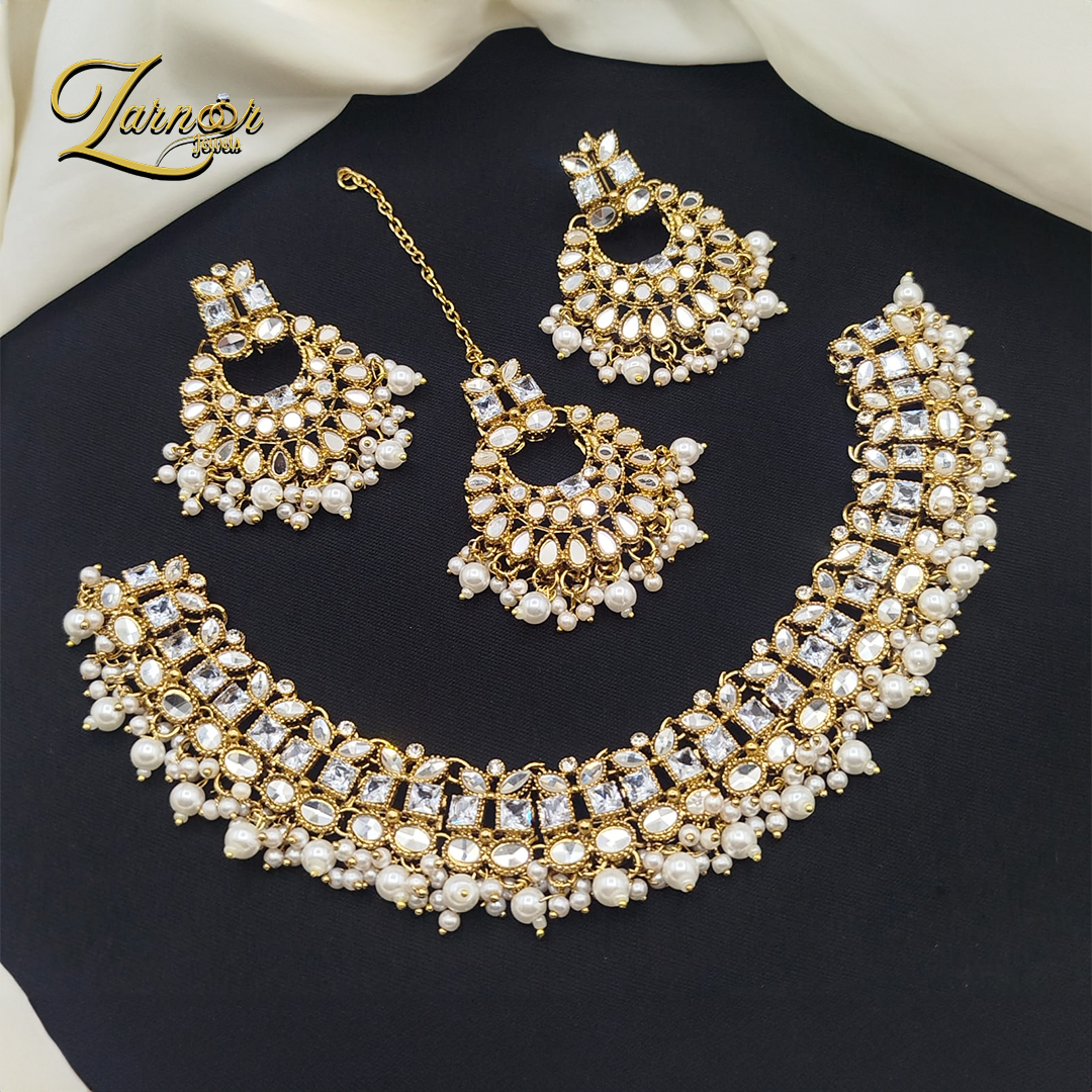Reverse A.D. Necklace Set