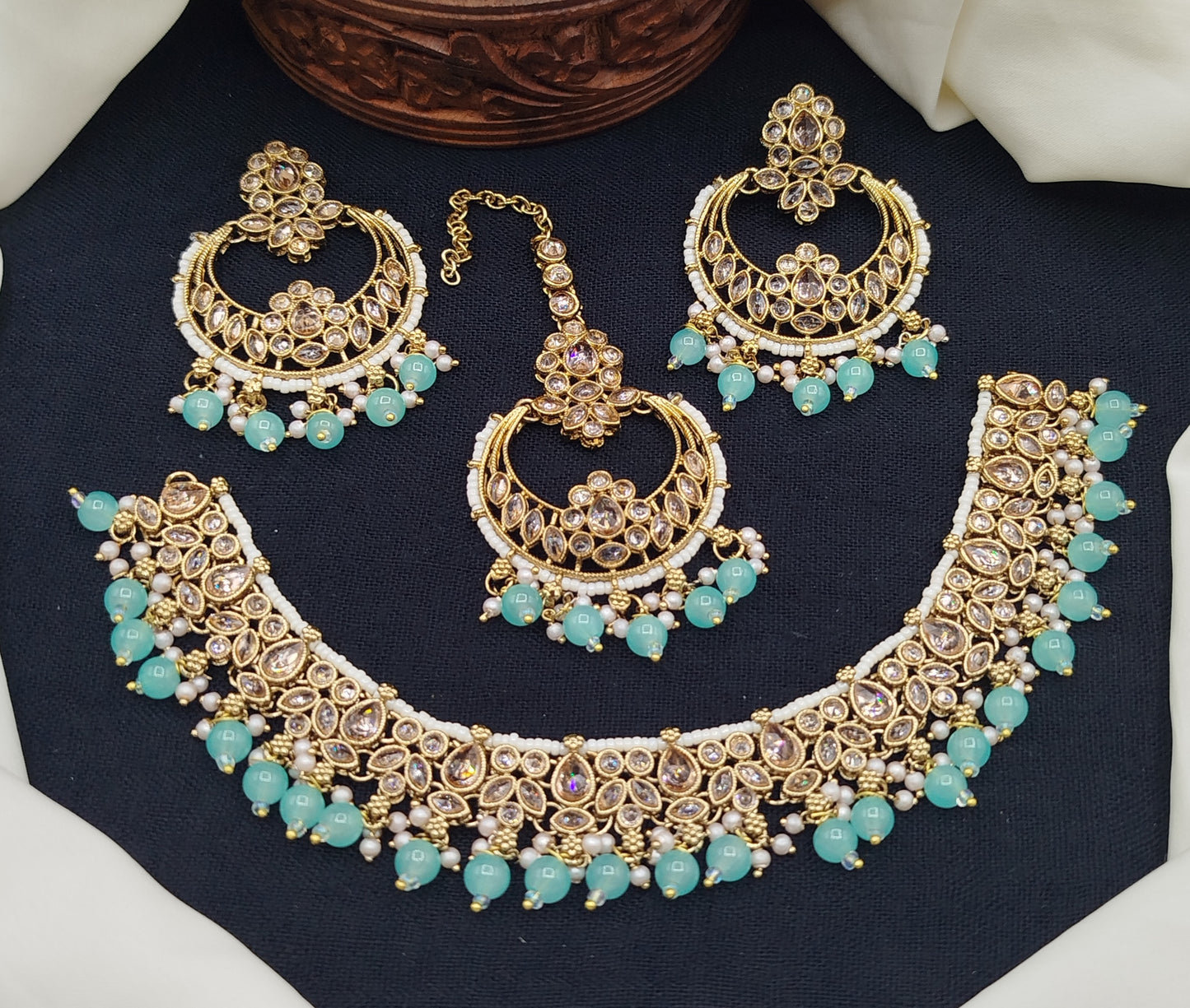 Reverse A.D Necklace Set