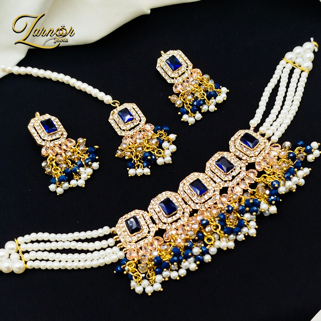 Stylish choker set