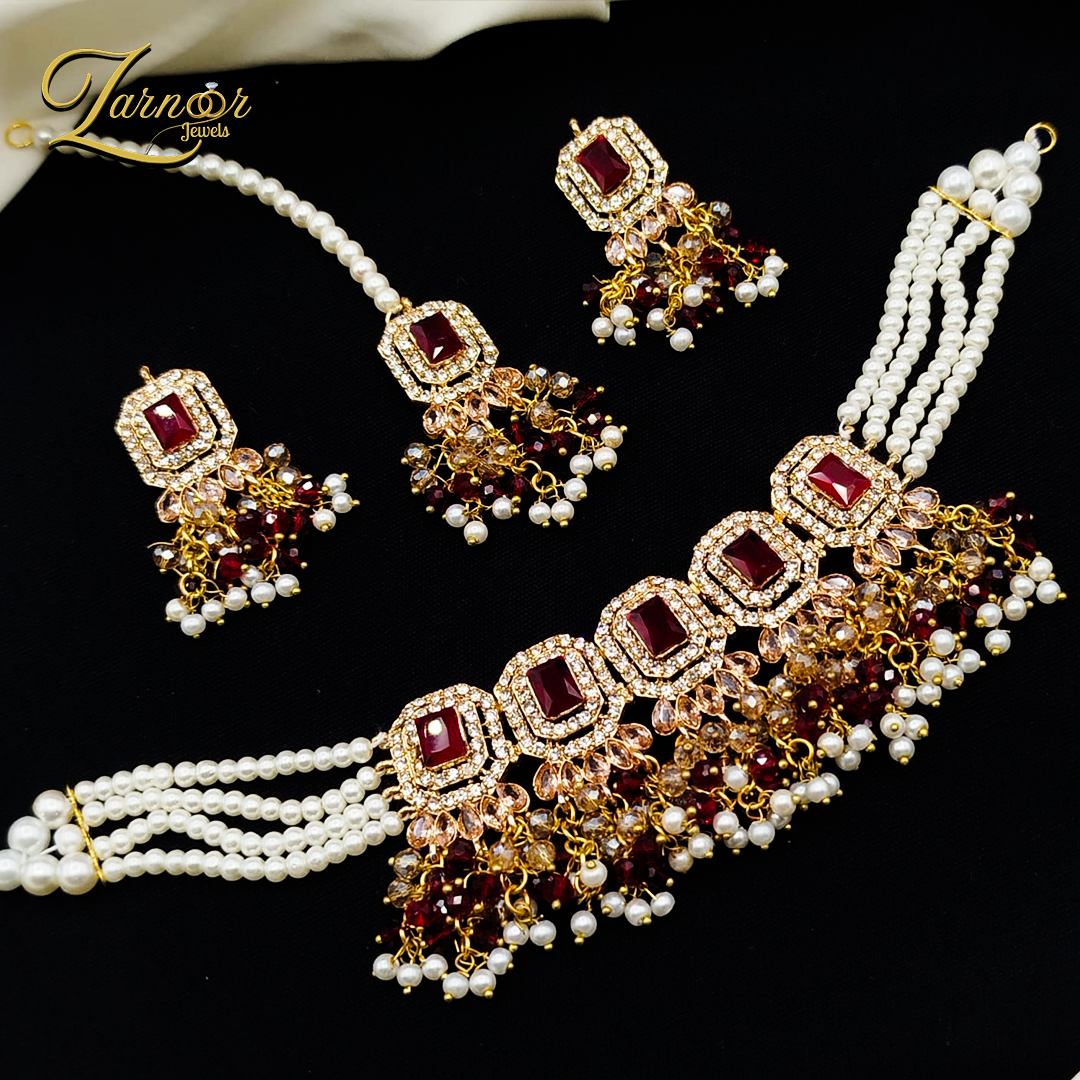 Stylish choker set