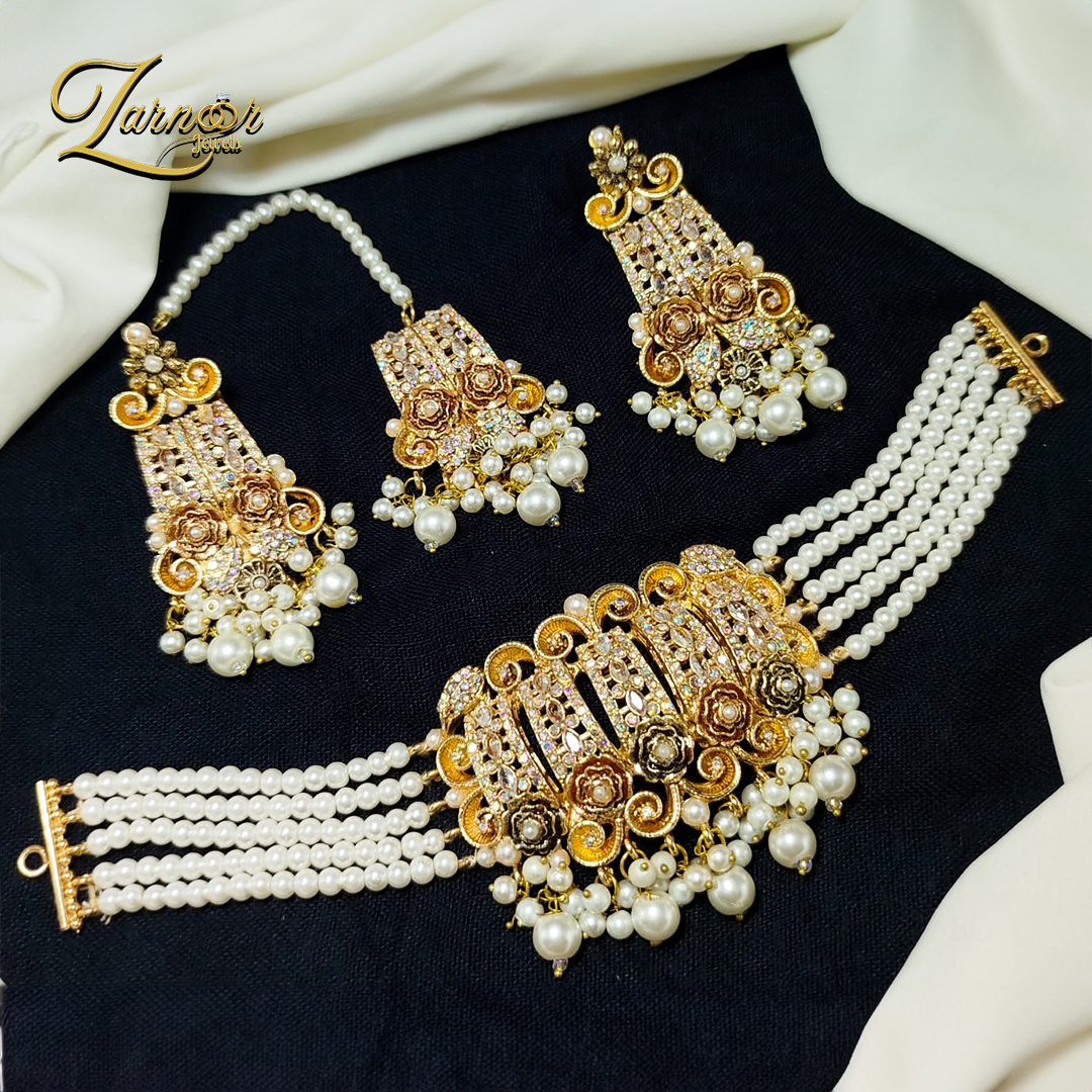 Stylish Choker Set