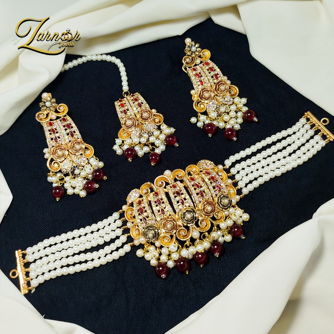 Stylish Choker Set