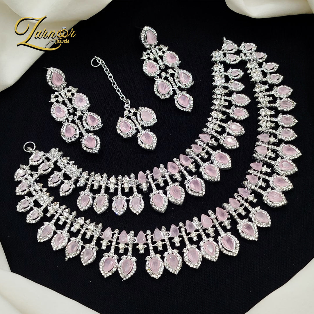 Stylish Heavy Necklace Set