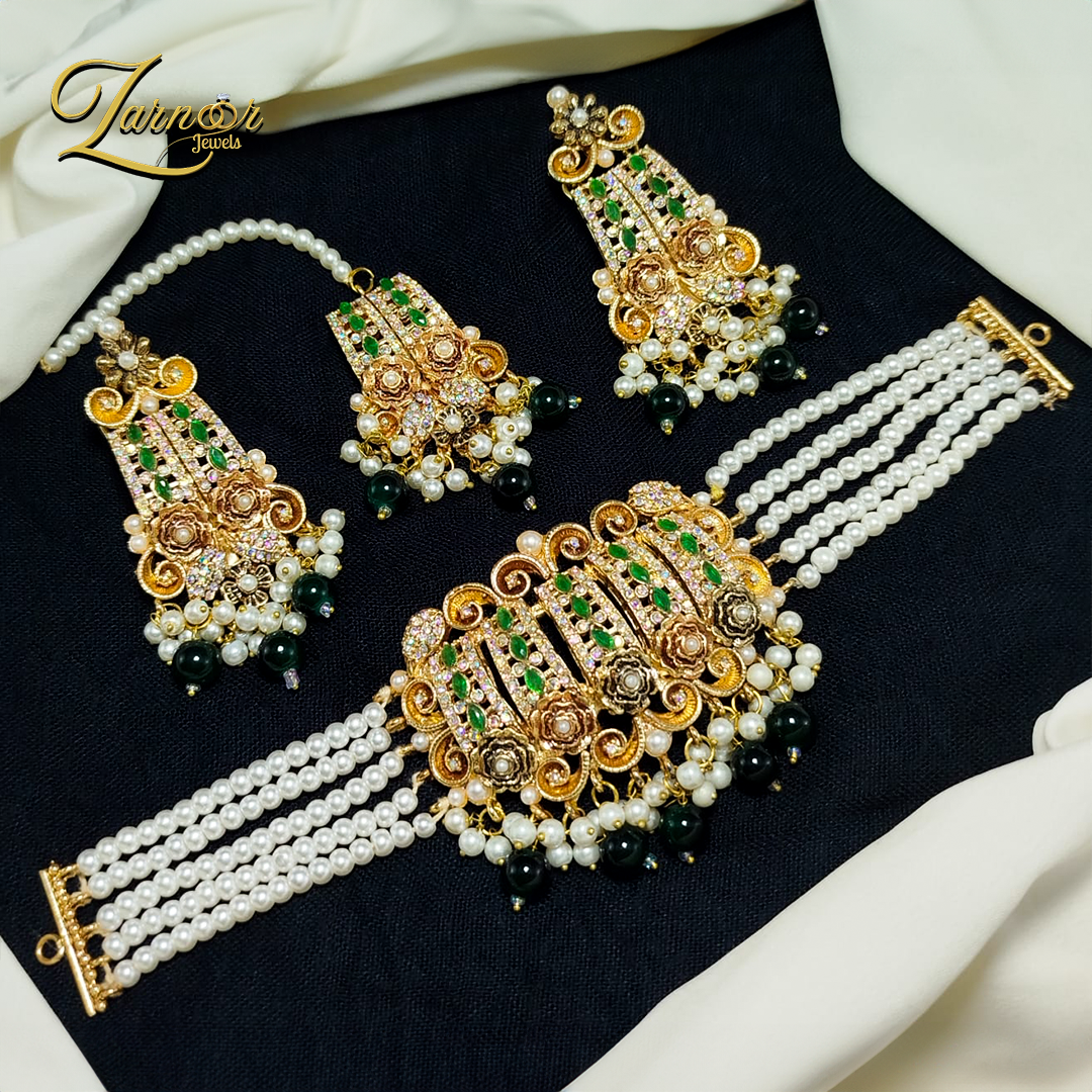 Stylish Choker Set