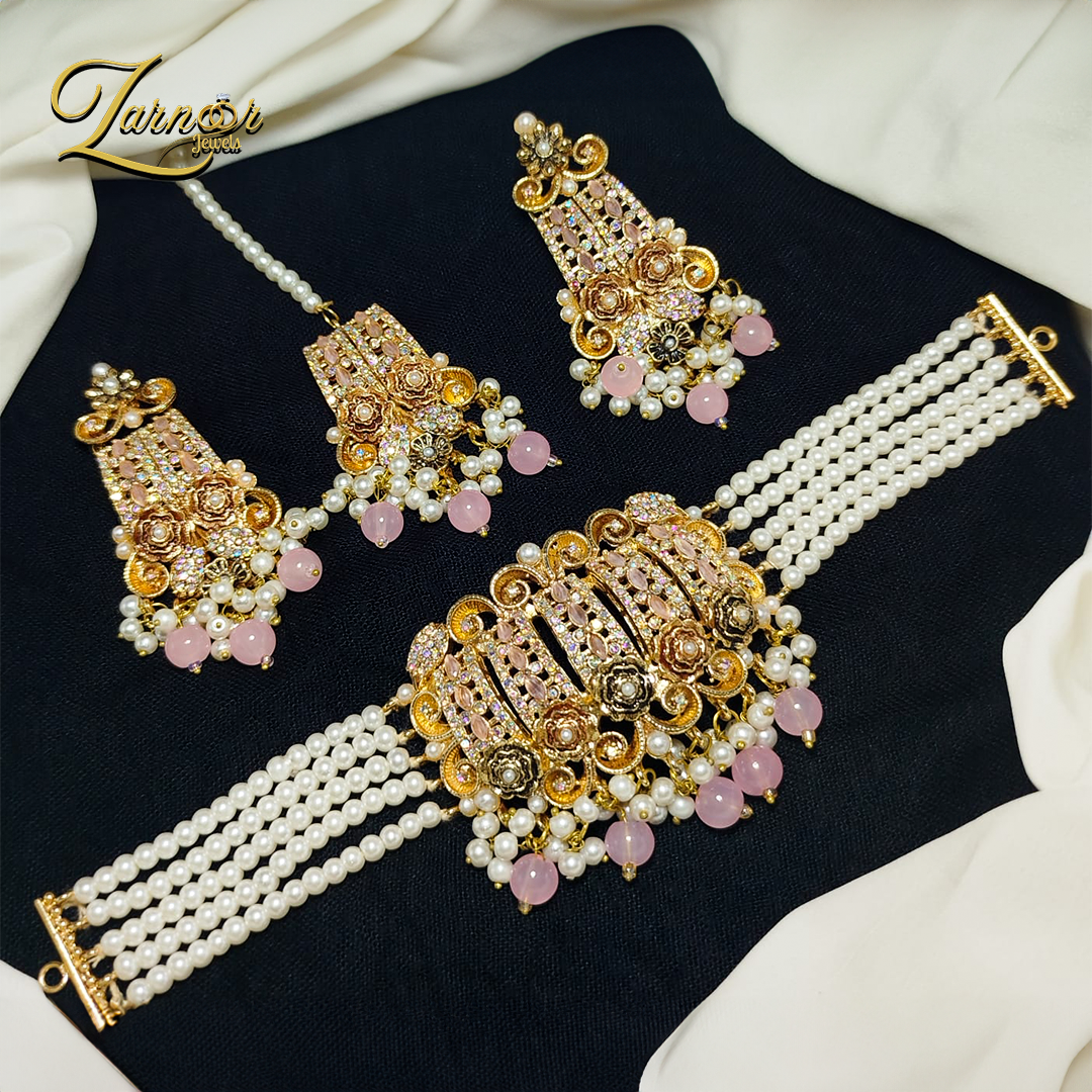 Stylish Choker Set