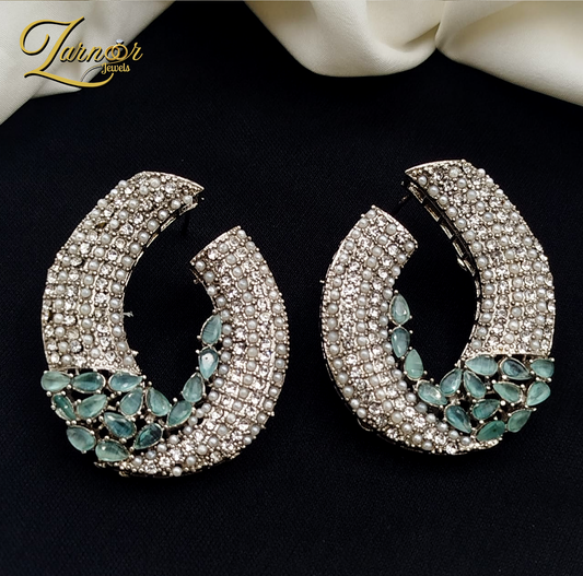 Stylish Noraten Studs