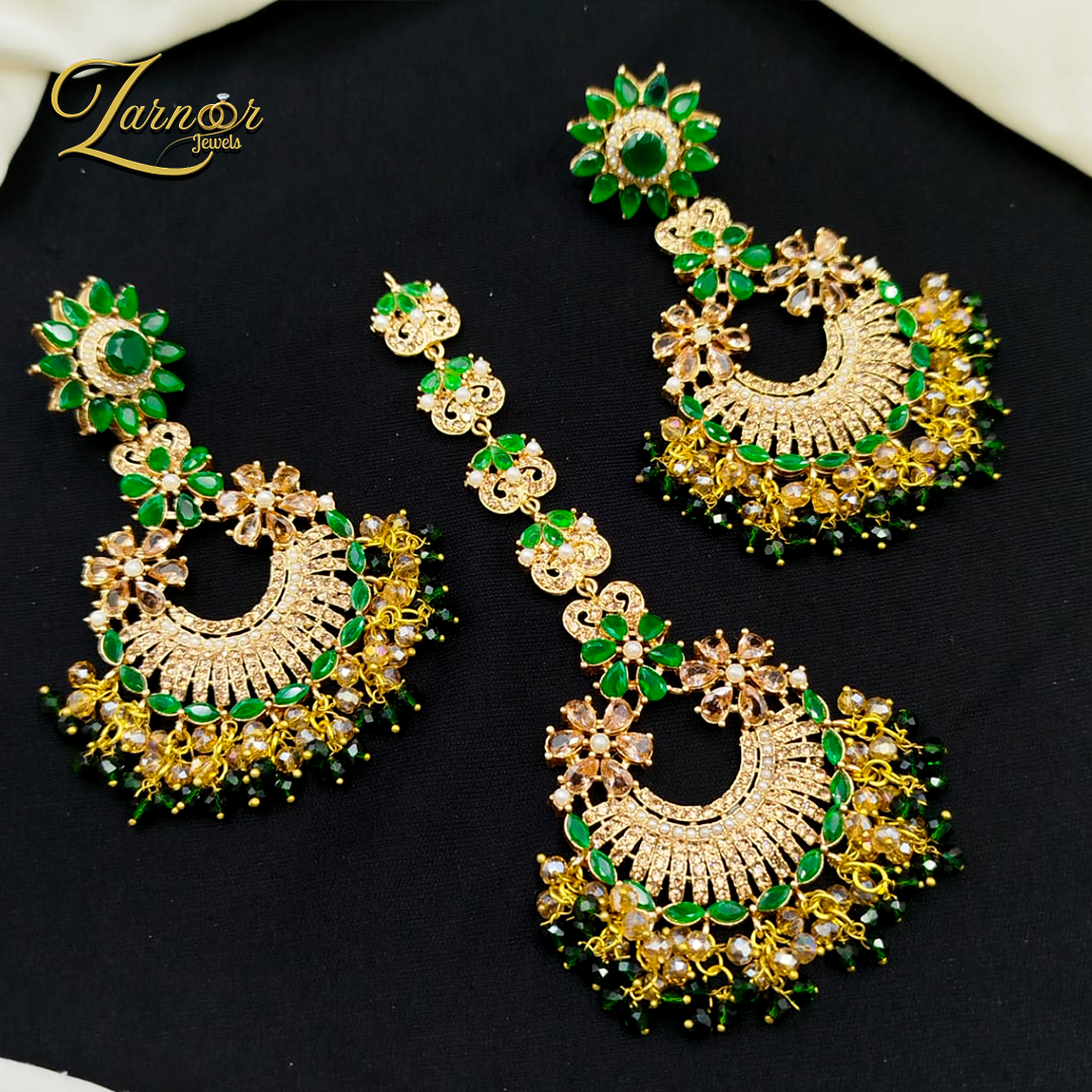 Stylish Earrings with Heavy Tika
