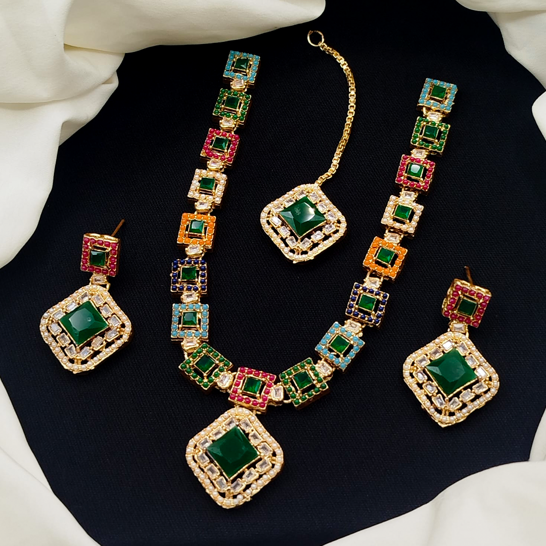 Stylish Noraten Necklace Set