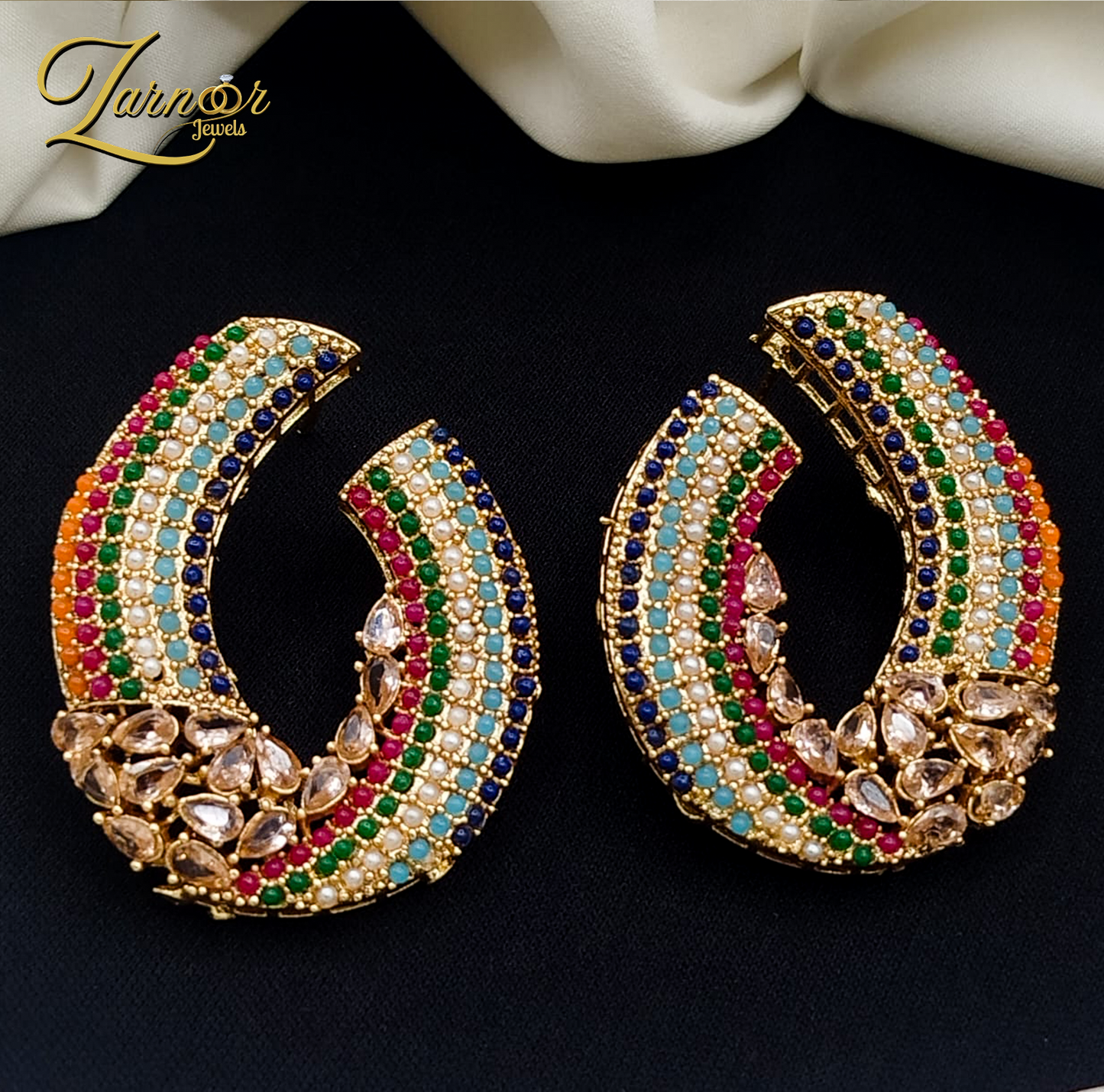 Stylish Noraten Studs