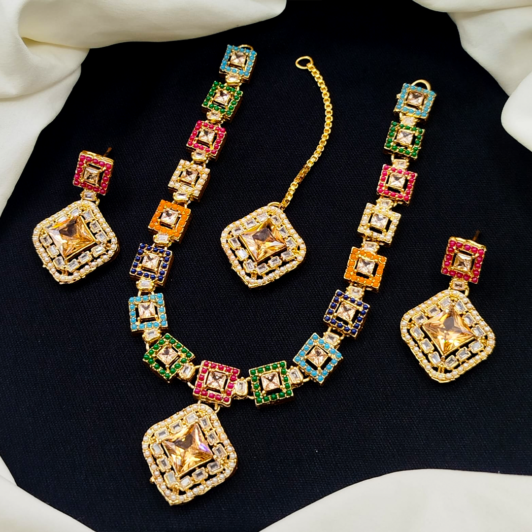 Stylish Noraten Necklace Set