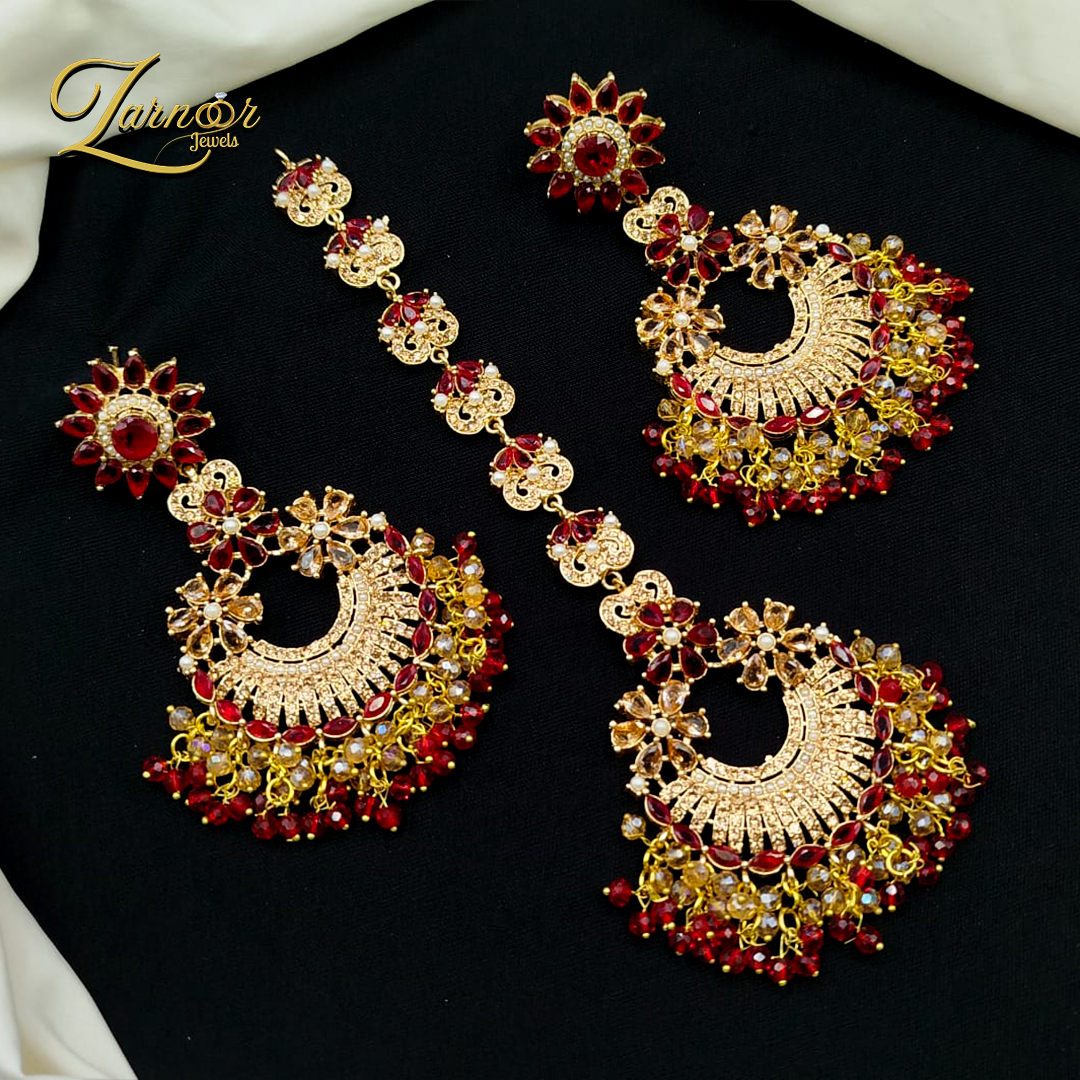 Stylish Earrings with Heavy Tika