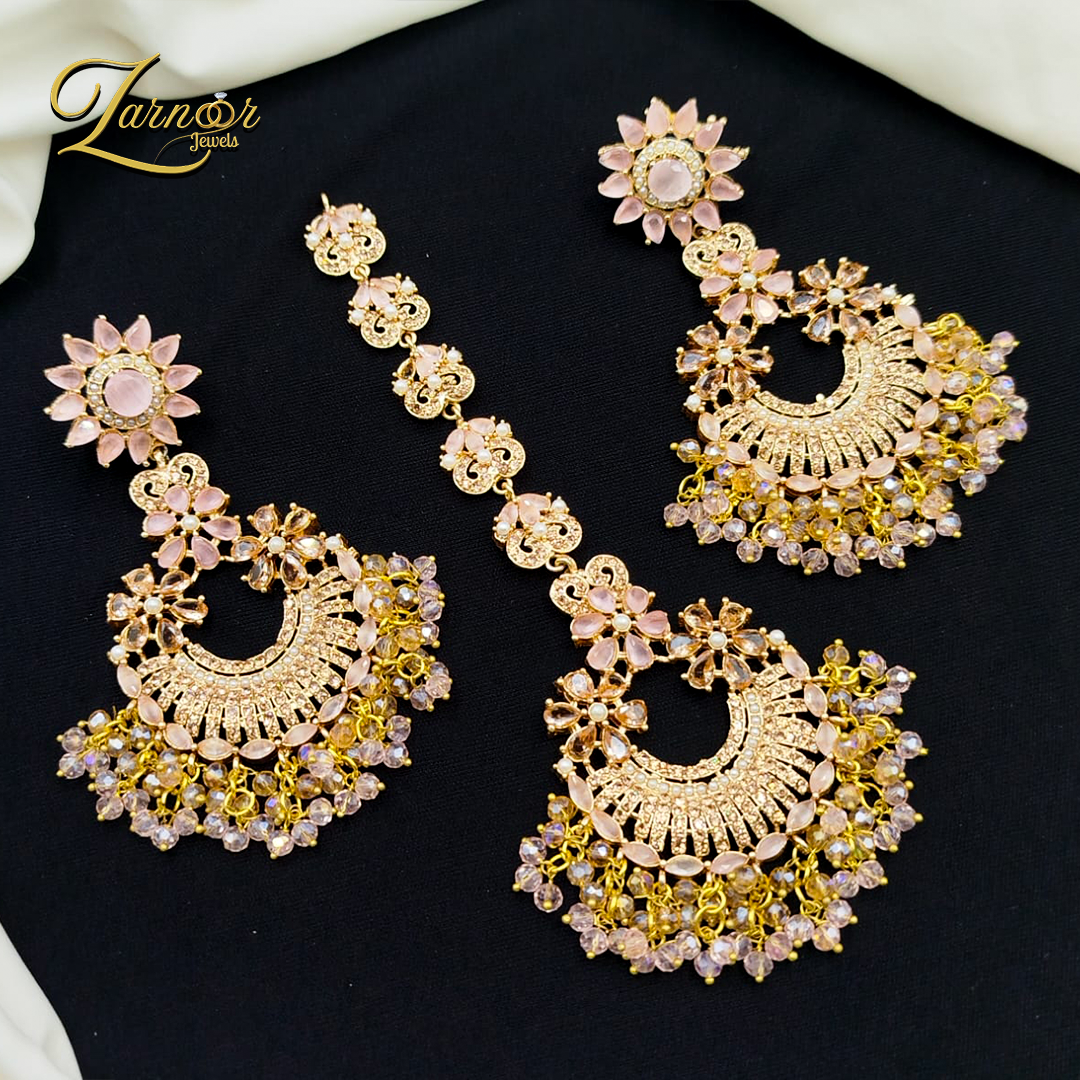 Stylish Earrings with Heavy Tika