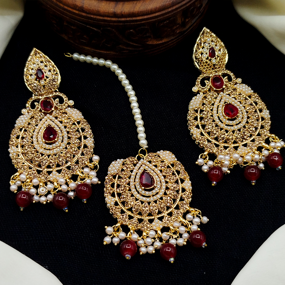 Stylish Earrings with heavy tika