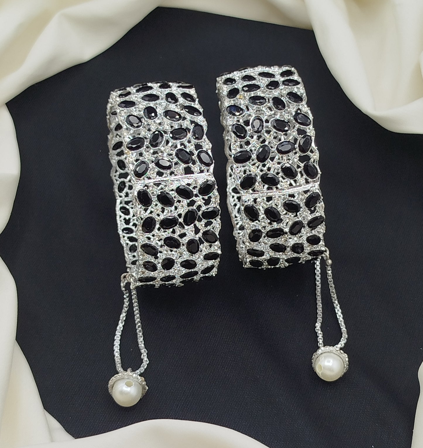 Dimond style openable karay