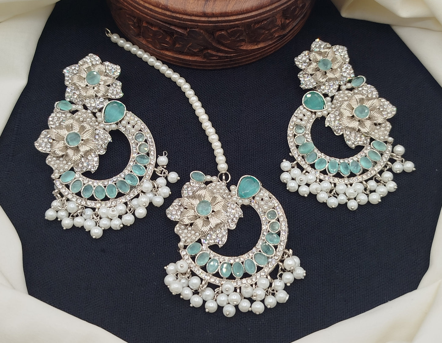 Big size earrings tika