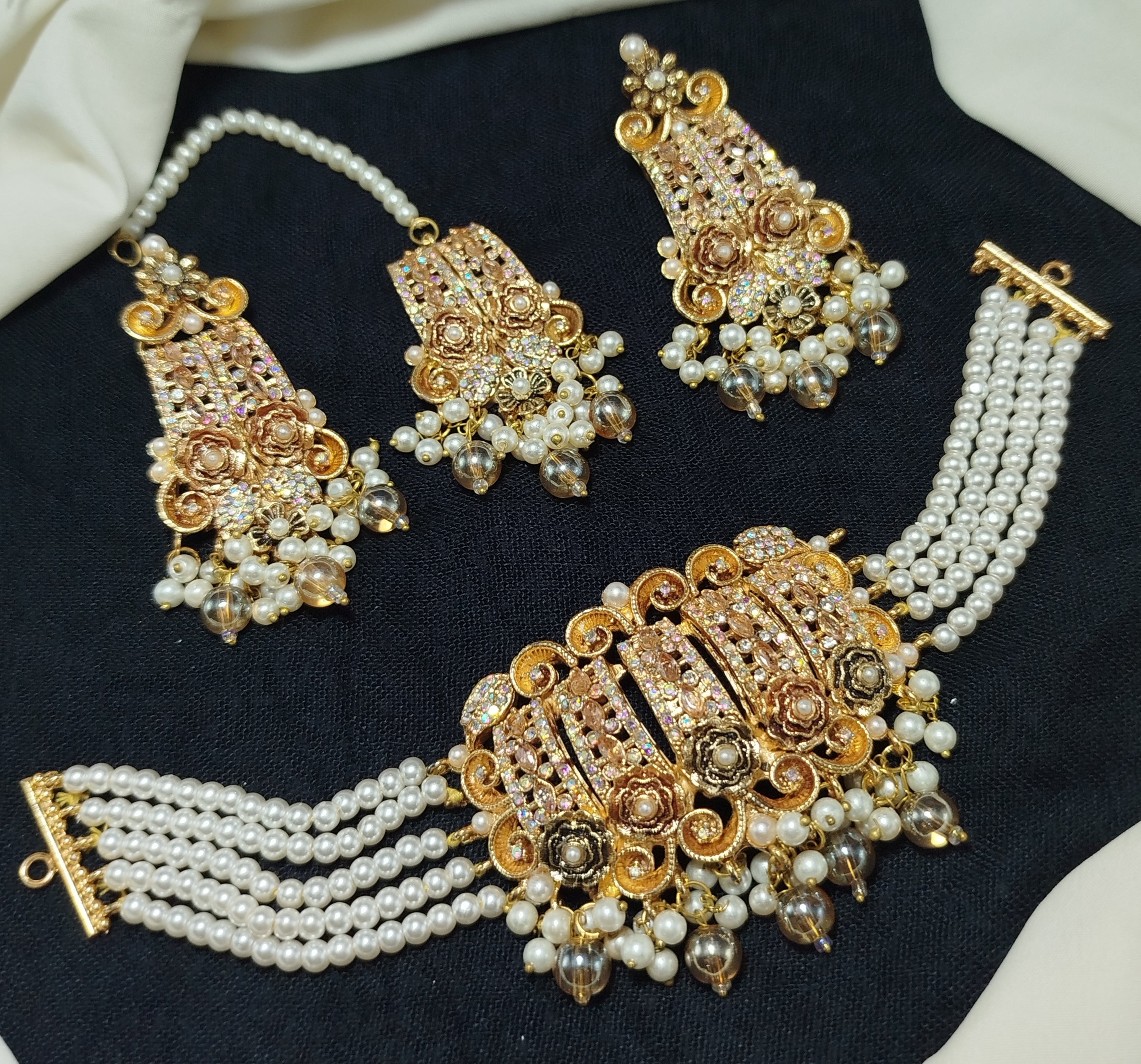 Stylish Choker Set