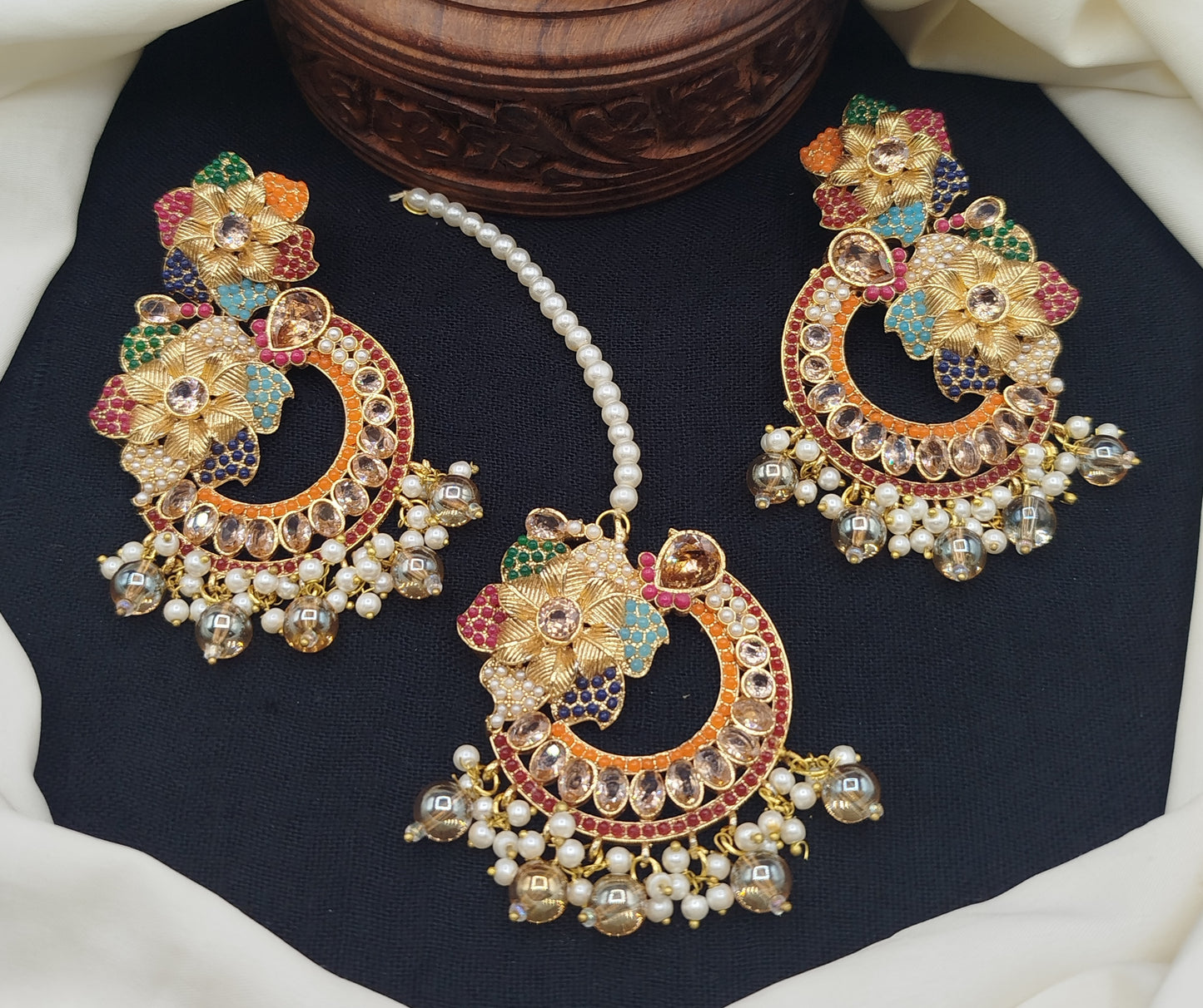 Big size earrings tika