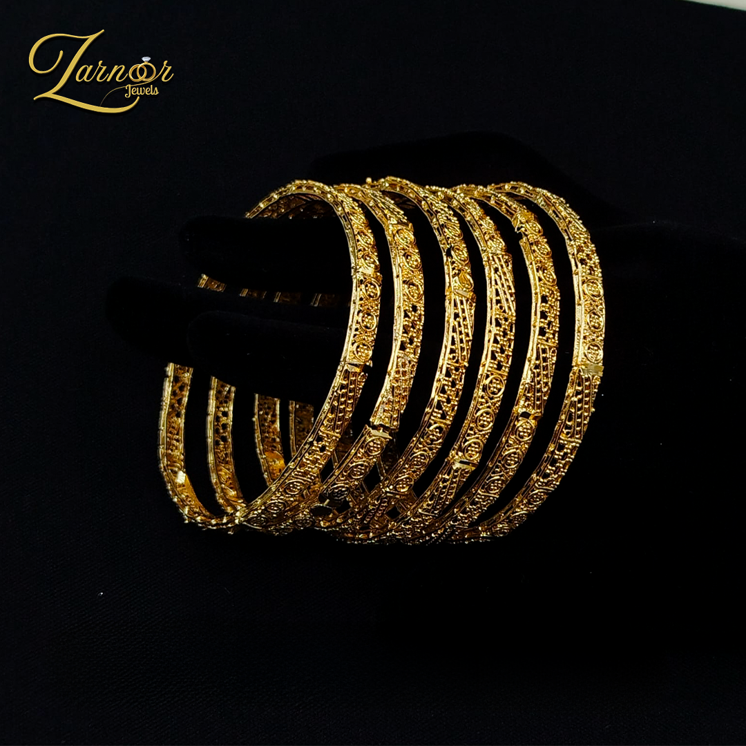 Six pcs bangles set