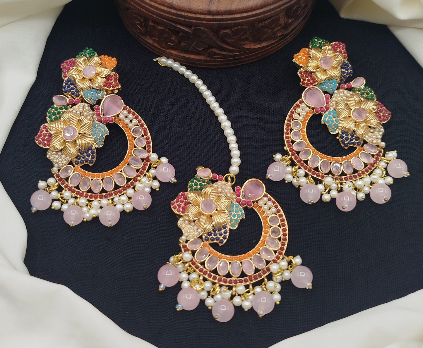 Big size earrings tika