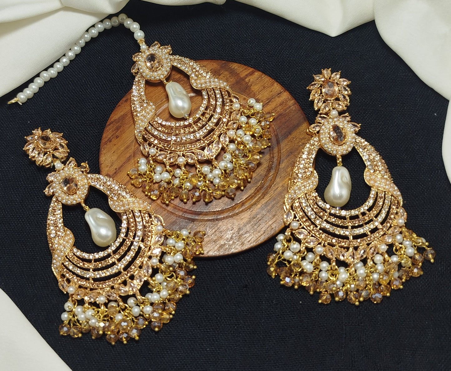 Premium look earrings tika