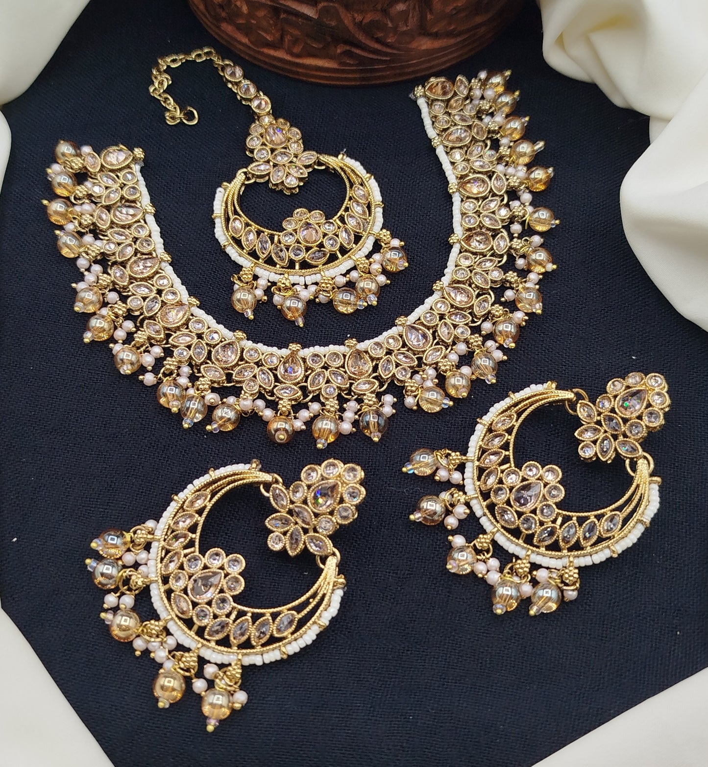 Reverse A.D Necklace Set