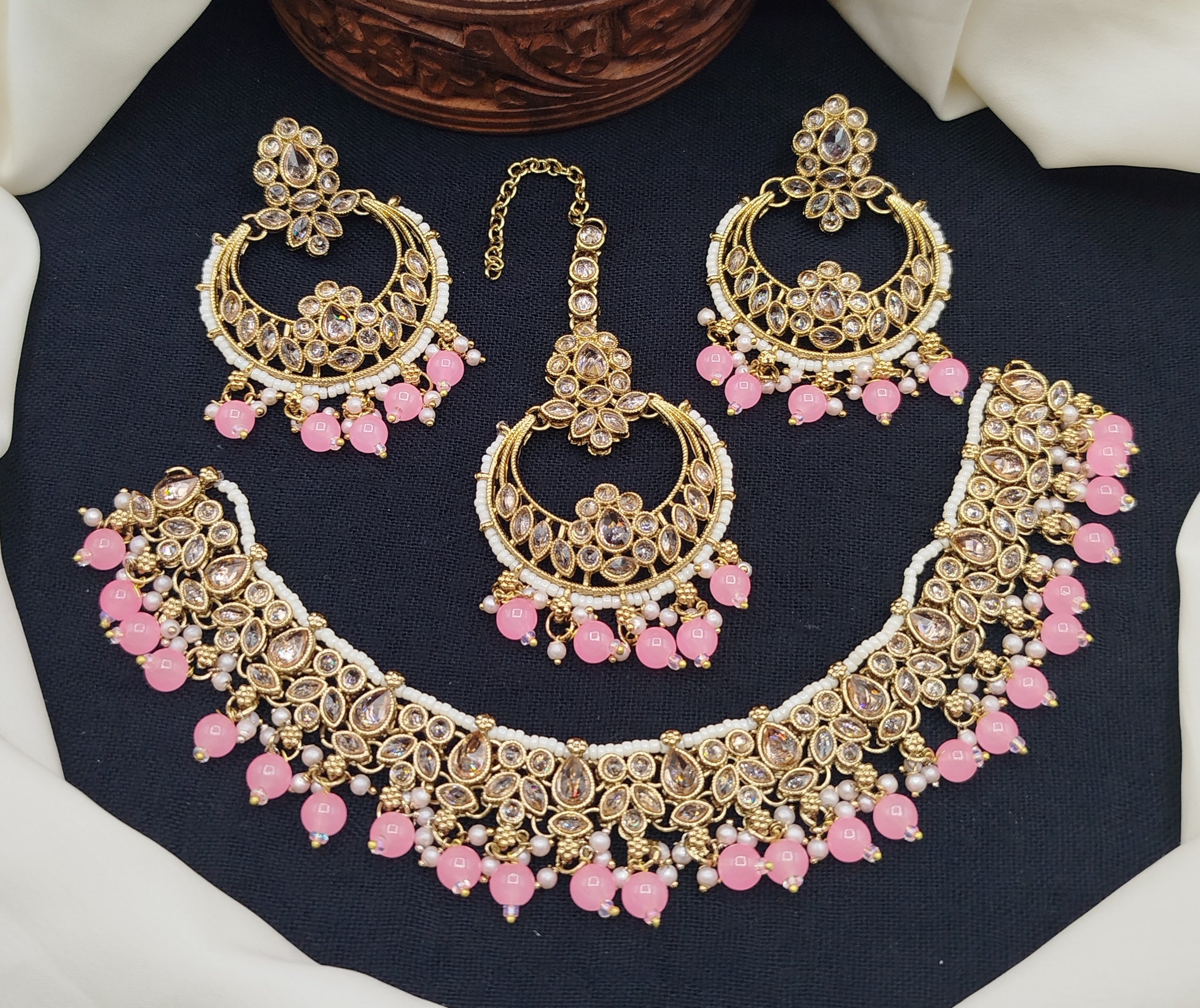 Reverse A.D Necklace Set