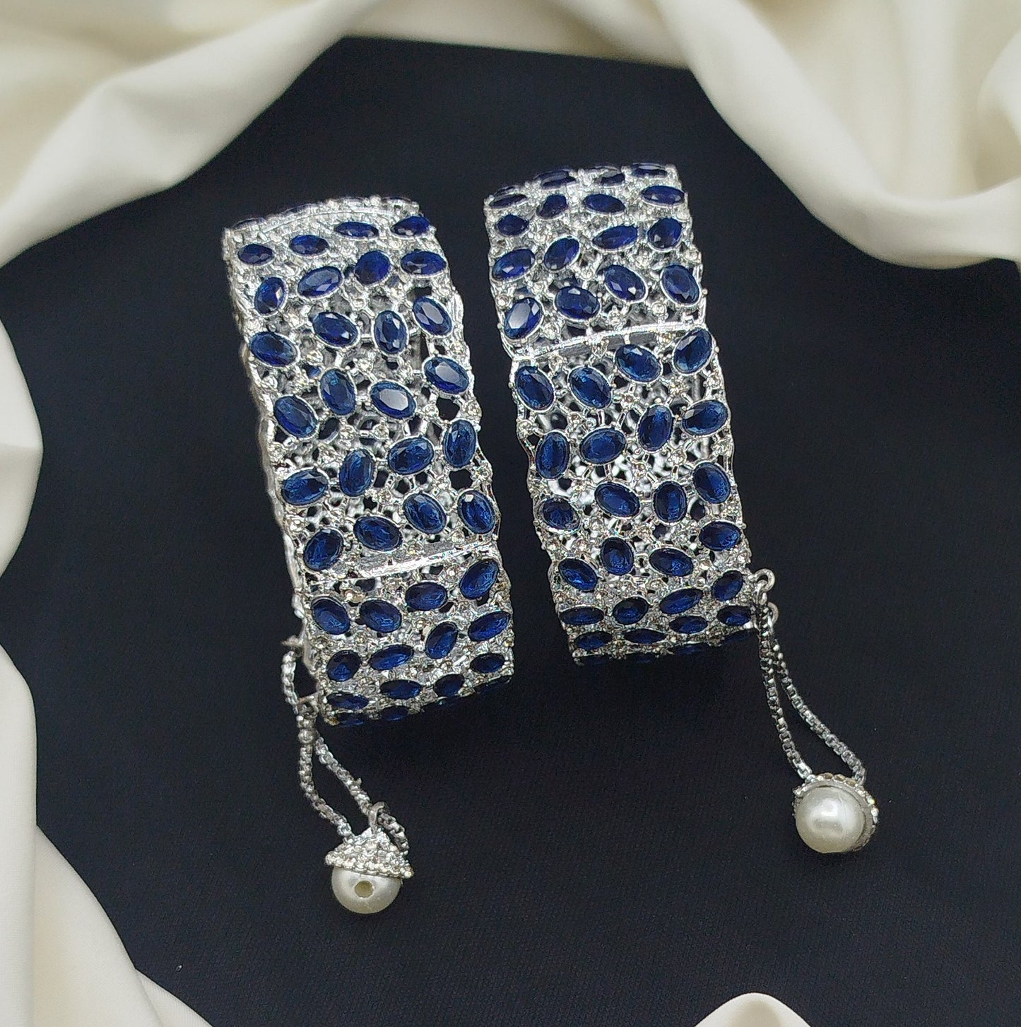 Dimond style openable karay