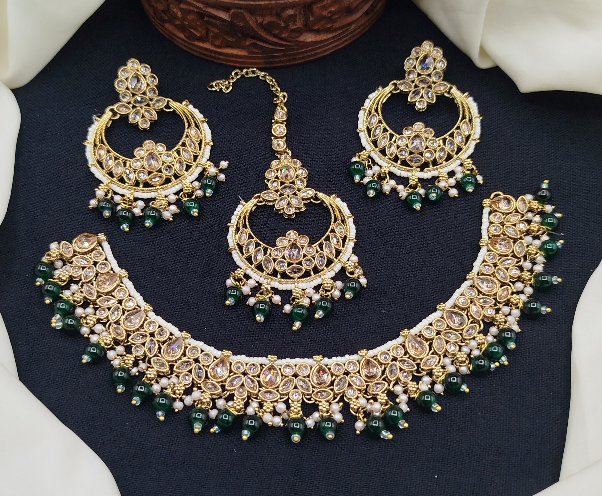 Reverse A.D Necklace Set