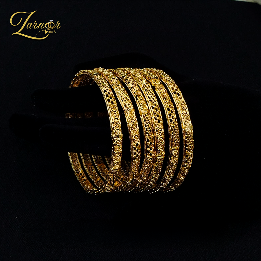 Six pcs bangles set