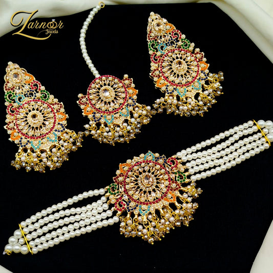 Stylish choker set
