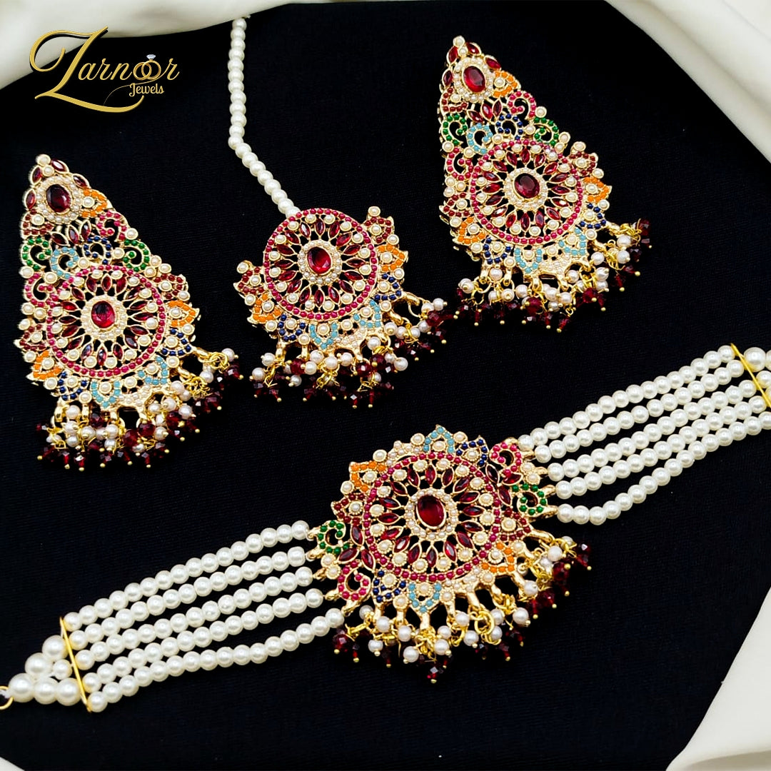 Stylish choker set