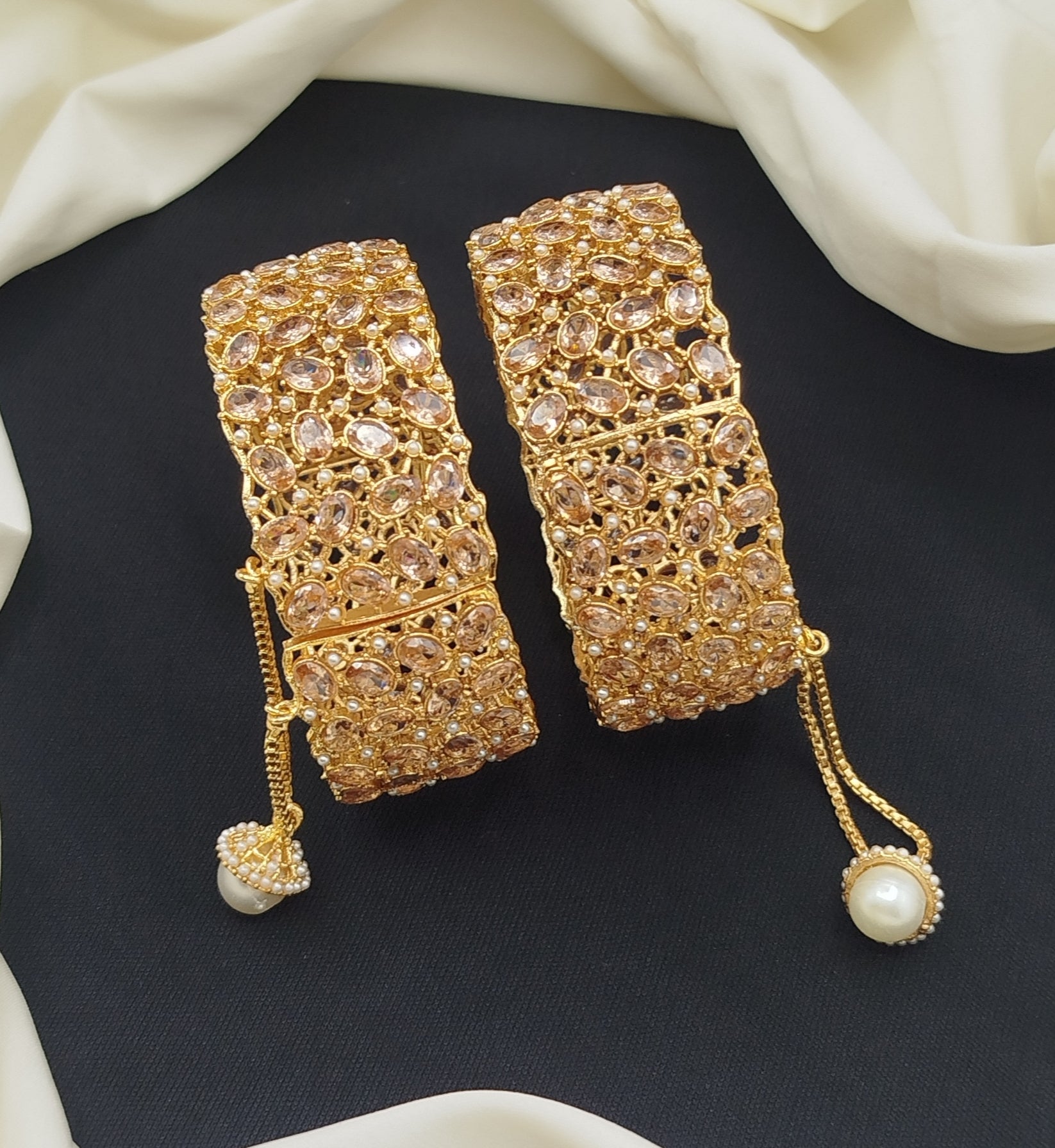 Dimond style openable karay