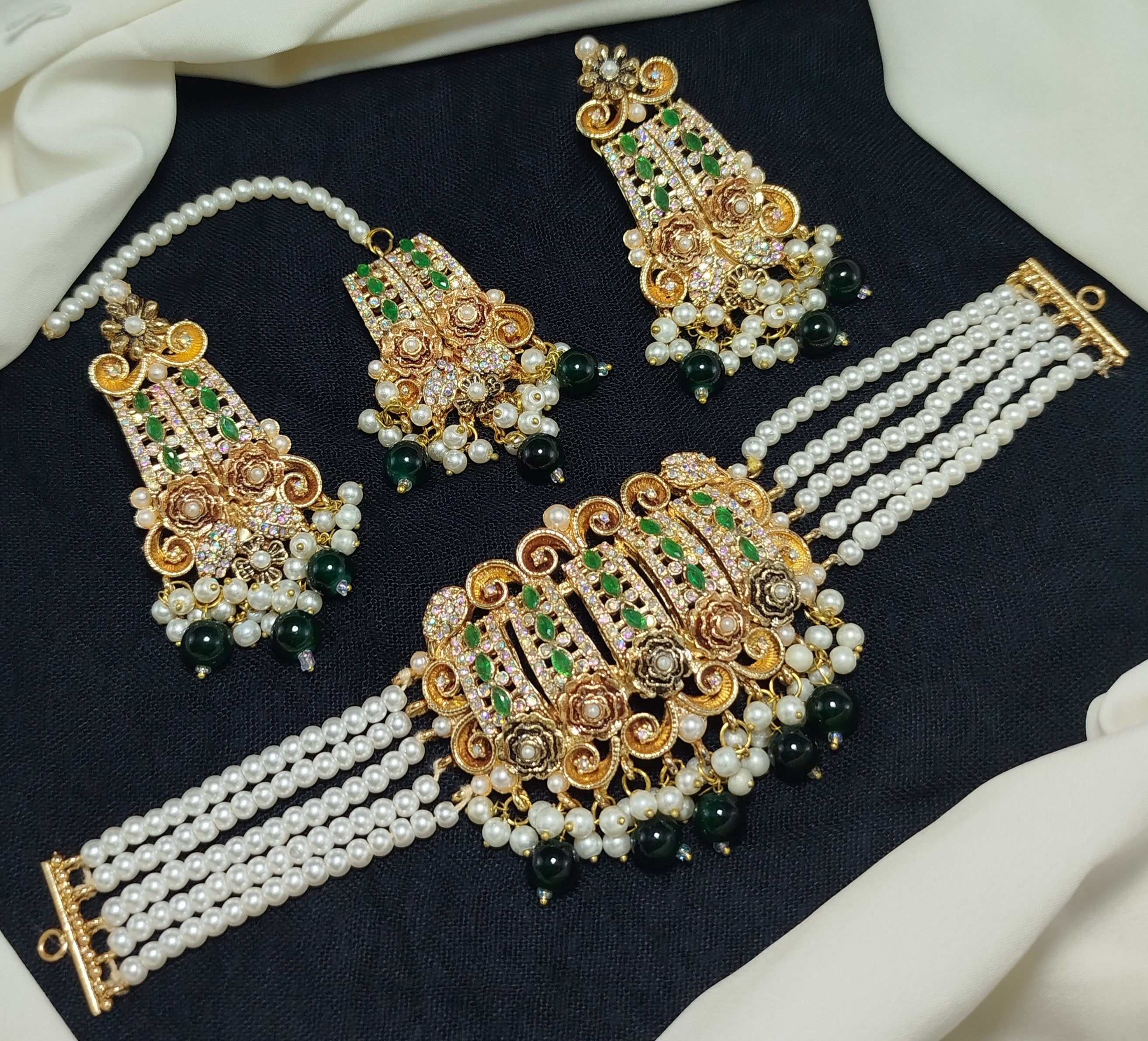 Stylish Choker Set